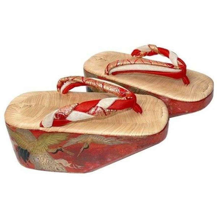 Китайская деревянная обувь